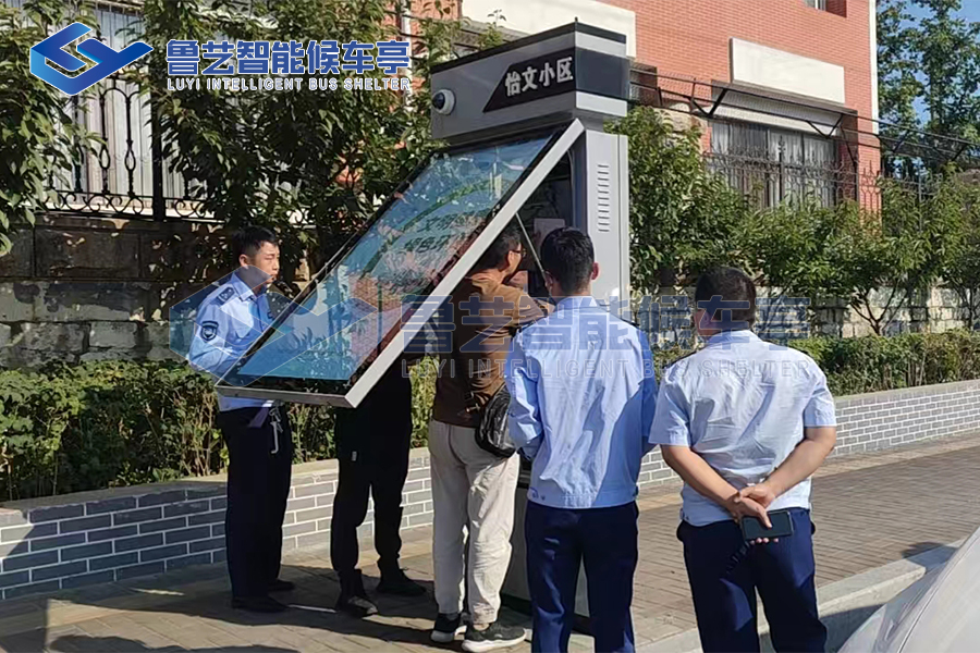 山东青岛智能电子站牌项目厂家与公交公司联合巡检及交接完成